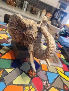 Elephant W/ Tusks Head Statue  🐘